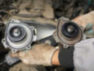 علائم خرابی واتر پمپ چیست؟