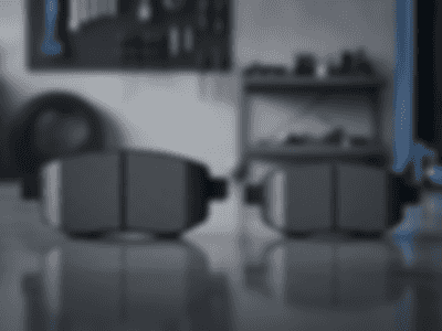 تفاوت لنت ترمز جلو و عقب؛ آیا باید همزمان تعویض شوند؟